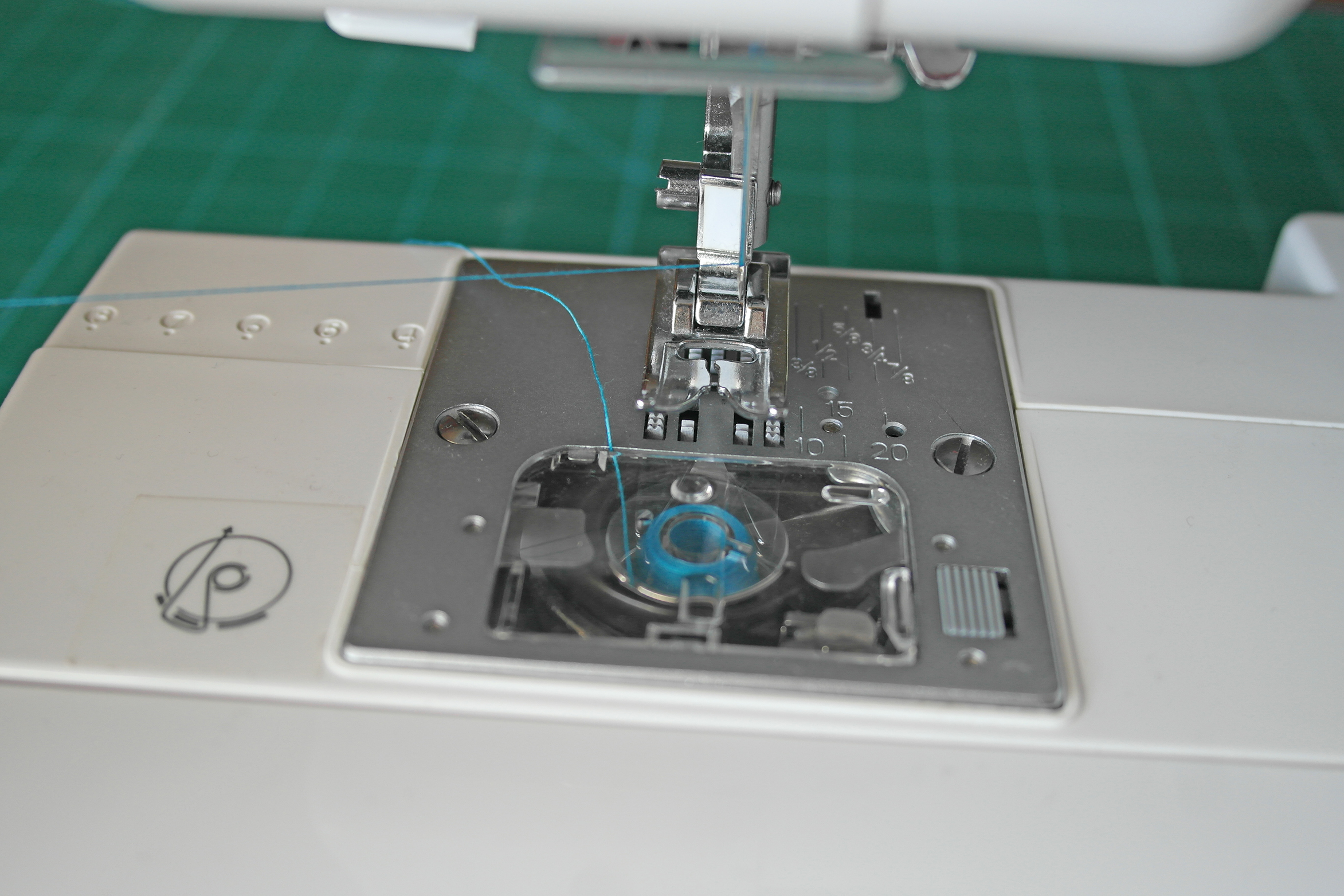 How To Thread A Sewing Machine 